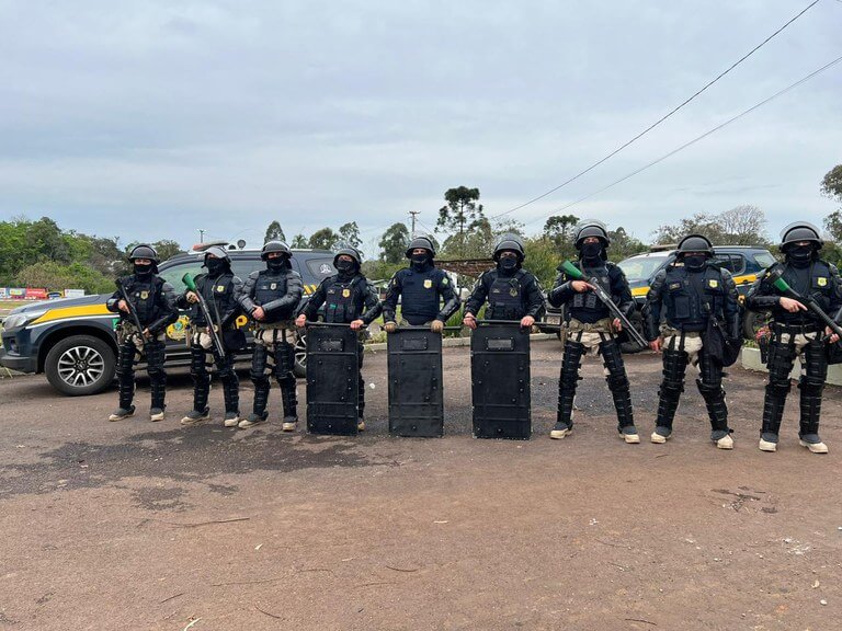 Capa Força de Choque da PRF realiza prontidão na região de Iraí