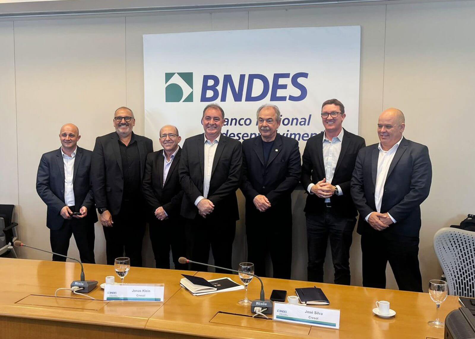 Capa Diretores da Cresol se reúnem com presidente do BNDES