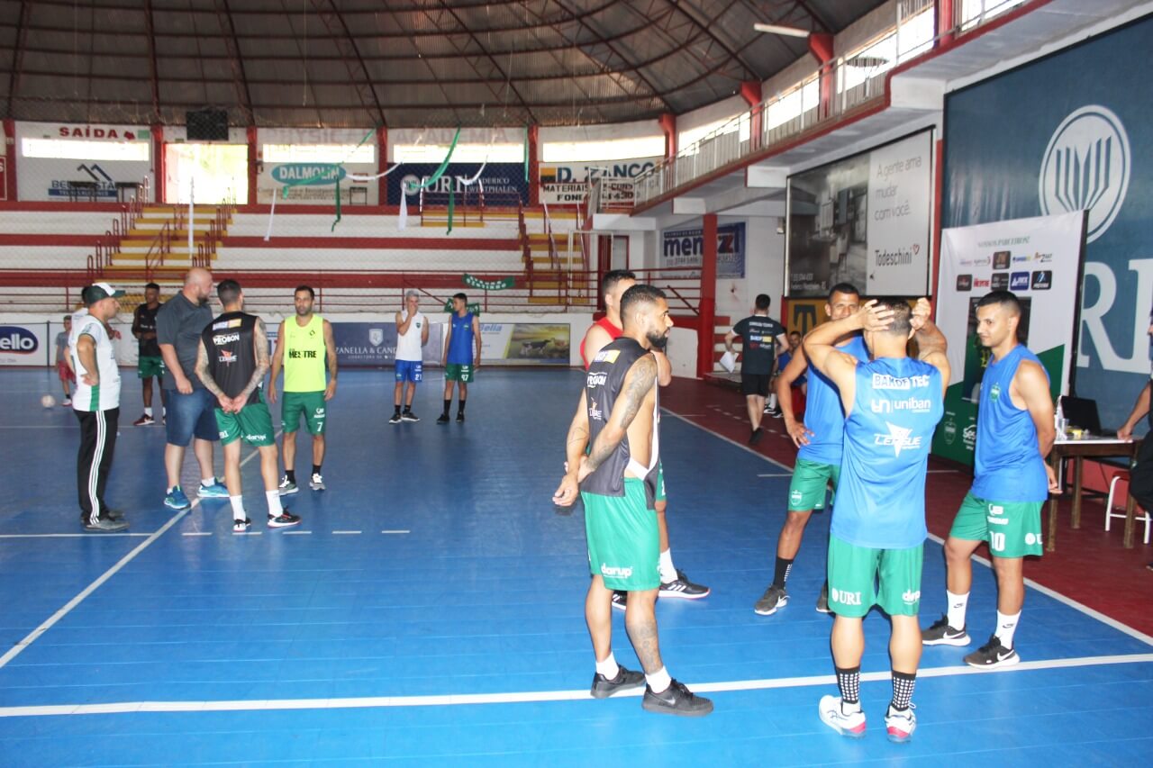Capa Grupo do Guarani se apresenta para o início da temporada