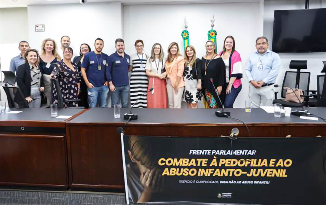 Capa Instalada a Frente Parlamentar de Combate à Pedofilia e ao Abuso Infanto-Juvenil