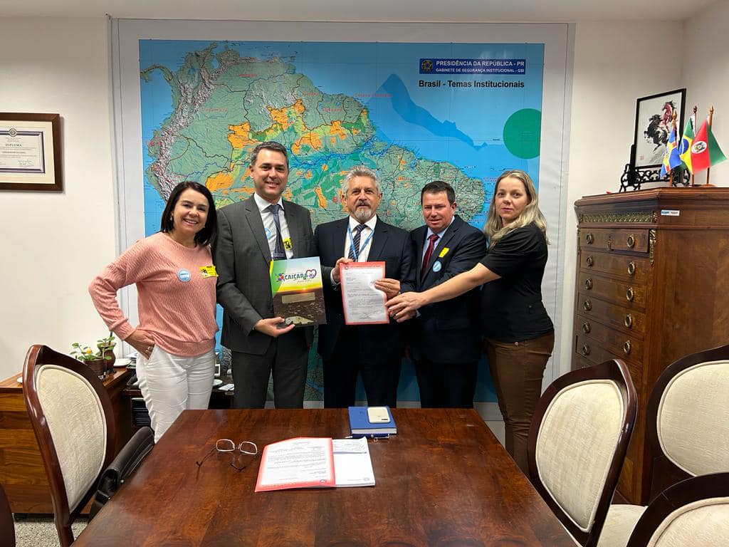 Capa Comitiva de Caiçara segue em Brasília visitando Ministérios e Deputados
