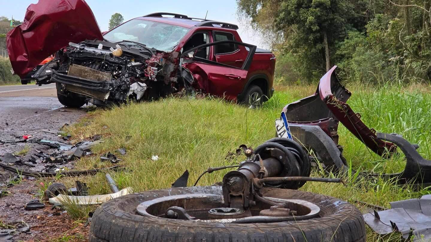 Capa Colisão entre caminhão e caminhonete deixa um ferido na BR-386 em Carazinho