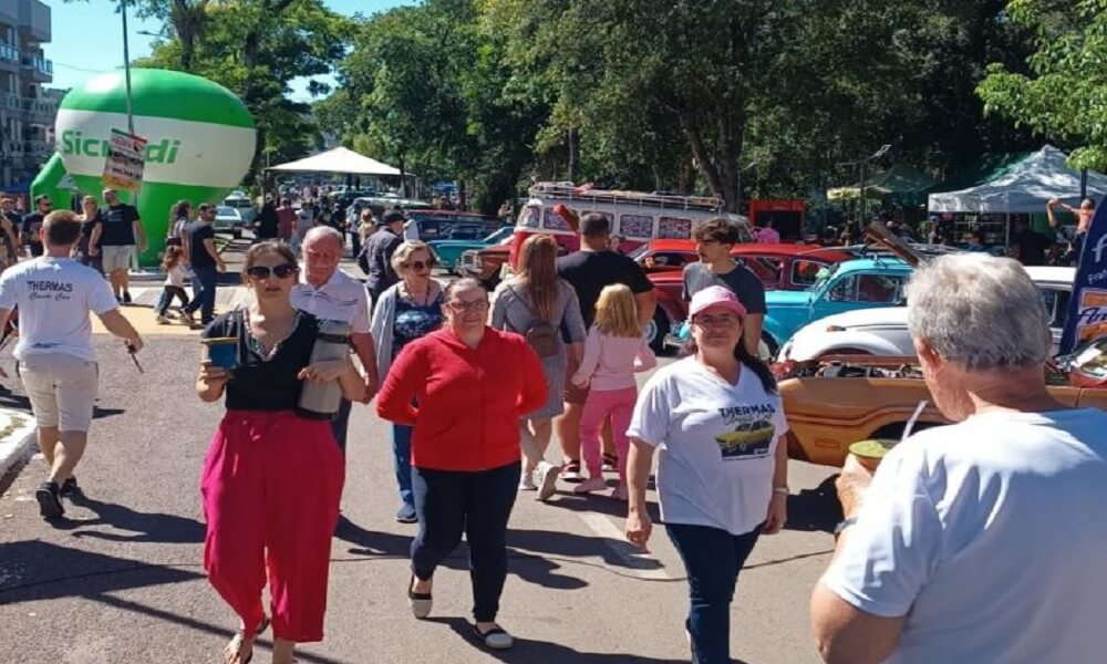 Capa Iraí: Thermas Classic Car reúne milhares de pessoas