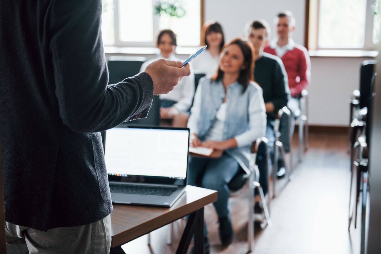 Capa Qualificação regional: projeto oferece cronograma de cursos gratuitos em parceria com municípios, CIMAU, CODEMAU e URI-FW