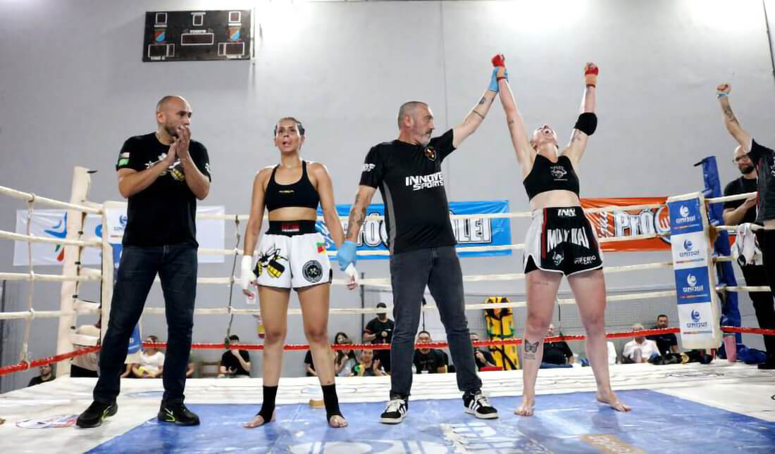 Capa Equipe Império da Luta celebra vitórias em estreia no Muay Thai