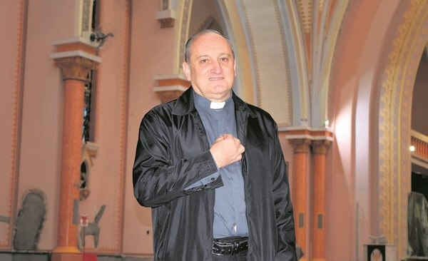 Capa Monsenhor Leonir Fainello passa por novo procedimento cirúrgico