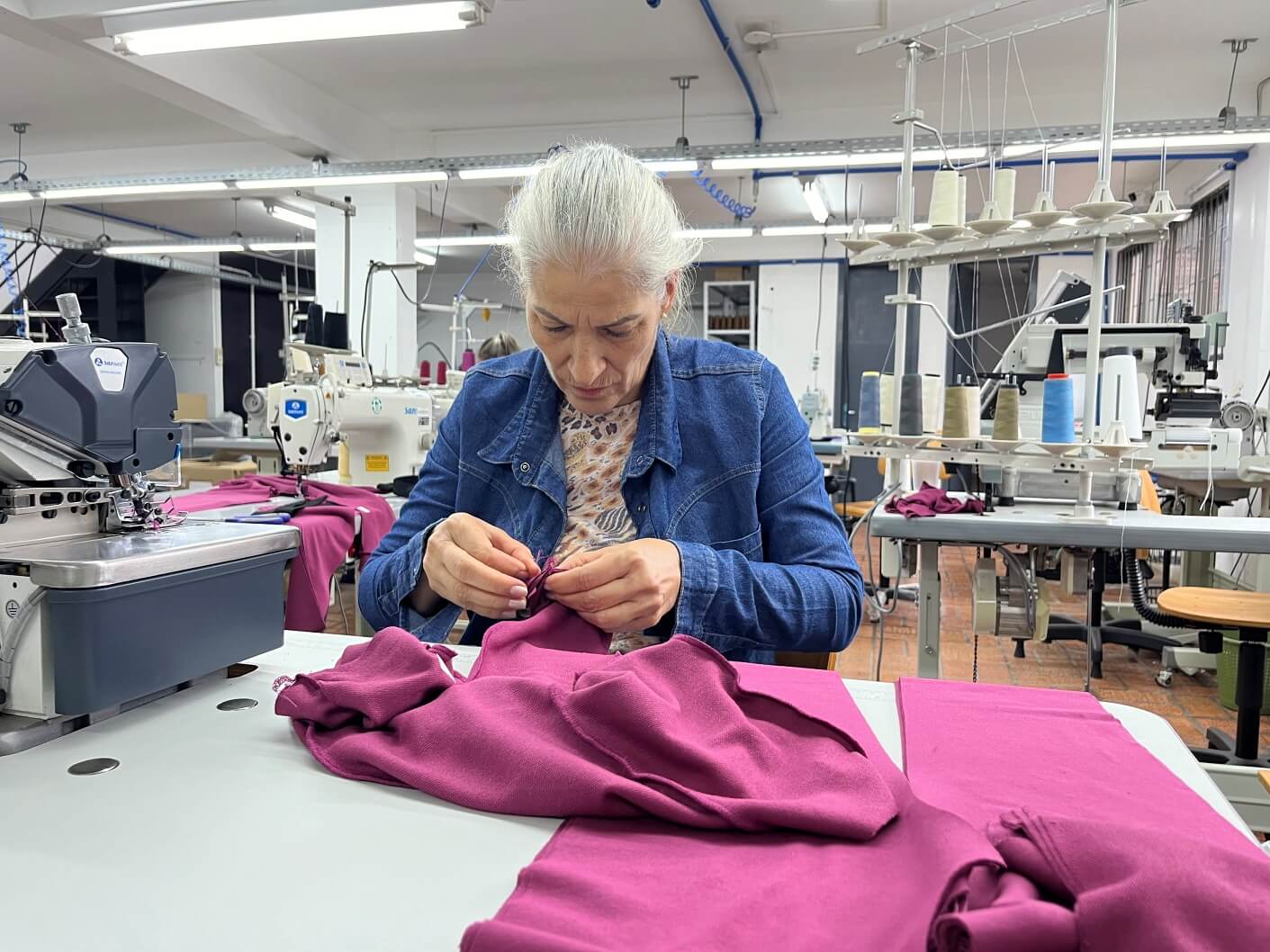 Capa CVT de Frederico Westphalen produz roupas infantis para ajudar famílias atingidas por tragédia climática