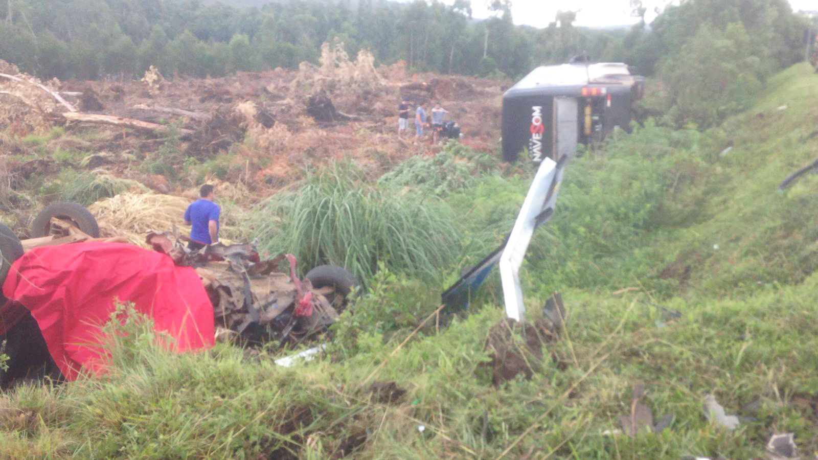 Capa Acidente com van da Banda Nave Som deixa feridos no Oeste de Santa Catarina