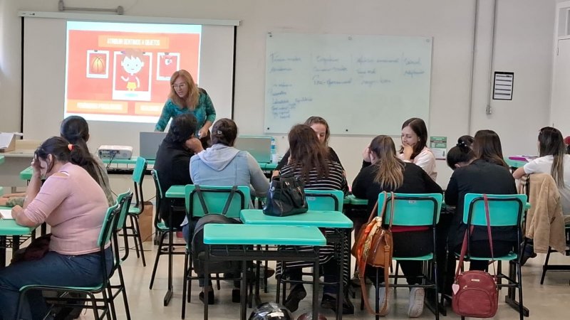 Capa URI/FW oferece Formação Continuada para qualificar profissionais da região