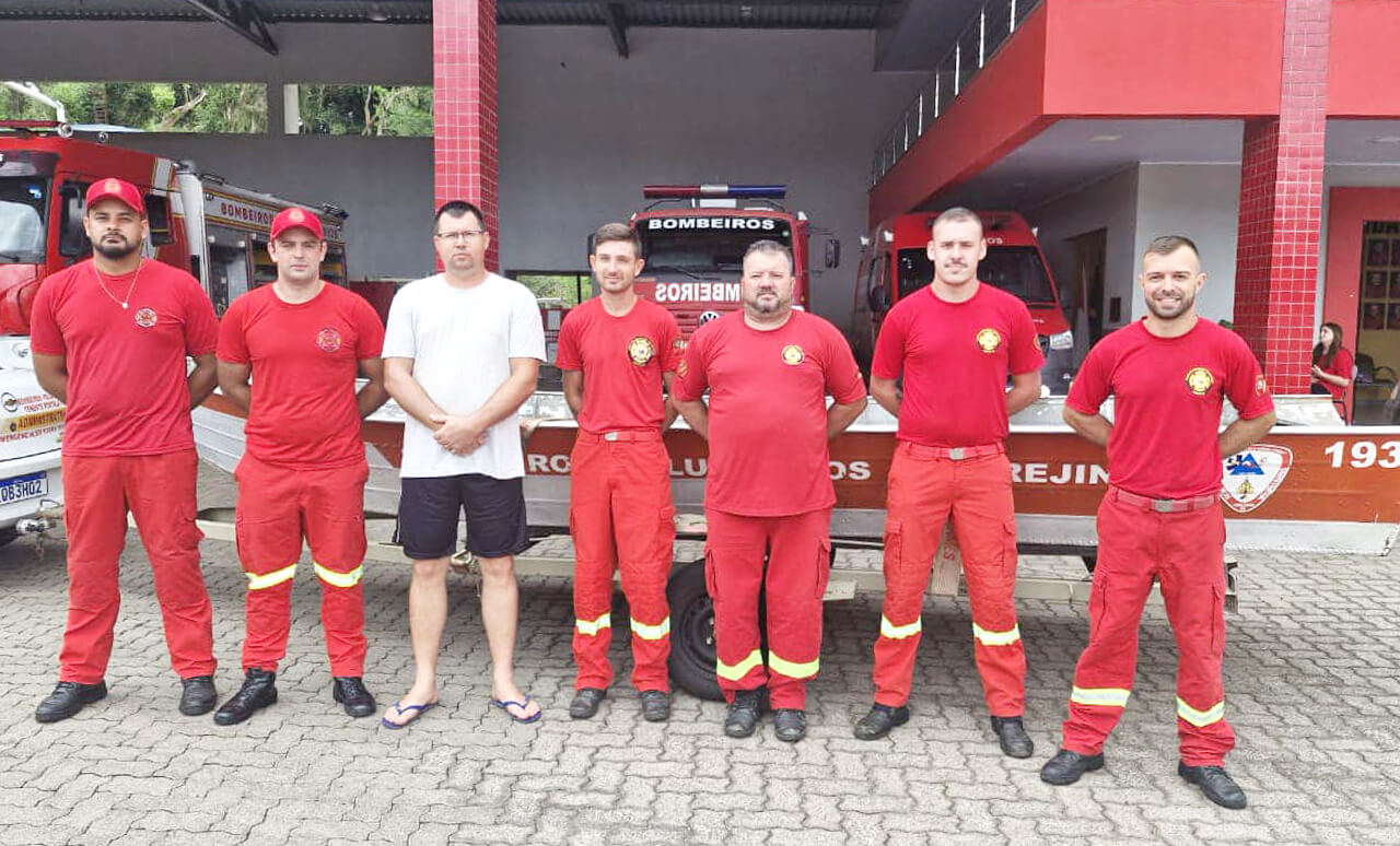 Capa Bombeiros Voluntários de Tenente Portela recebem barco para utilizar em emergências aquáticas