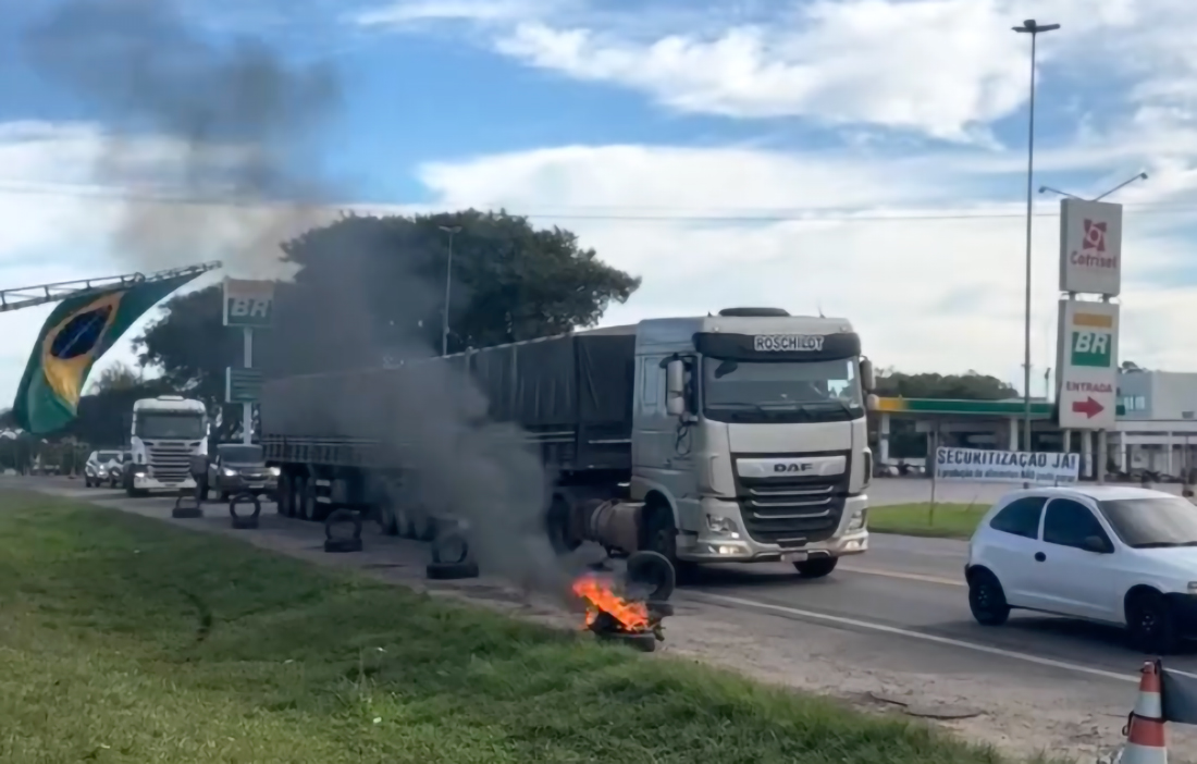 Capa Mobilizações de agricultores ganham força e podem bloquear rodovias na sexta-feira