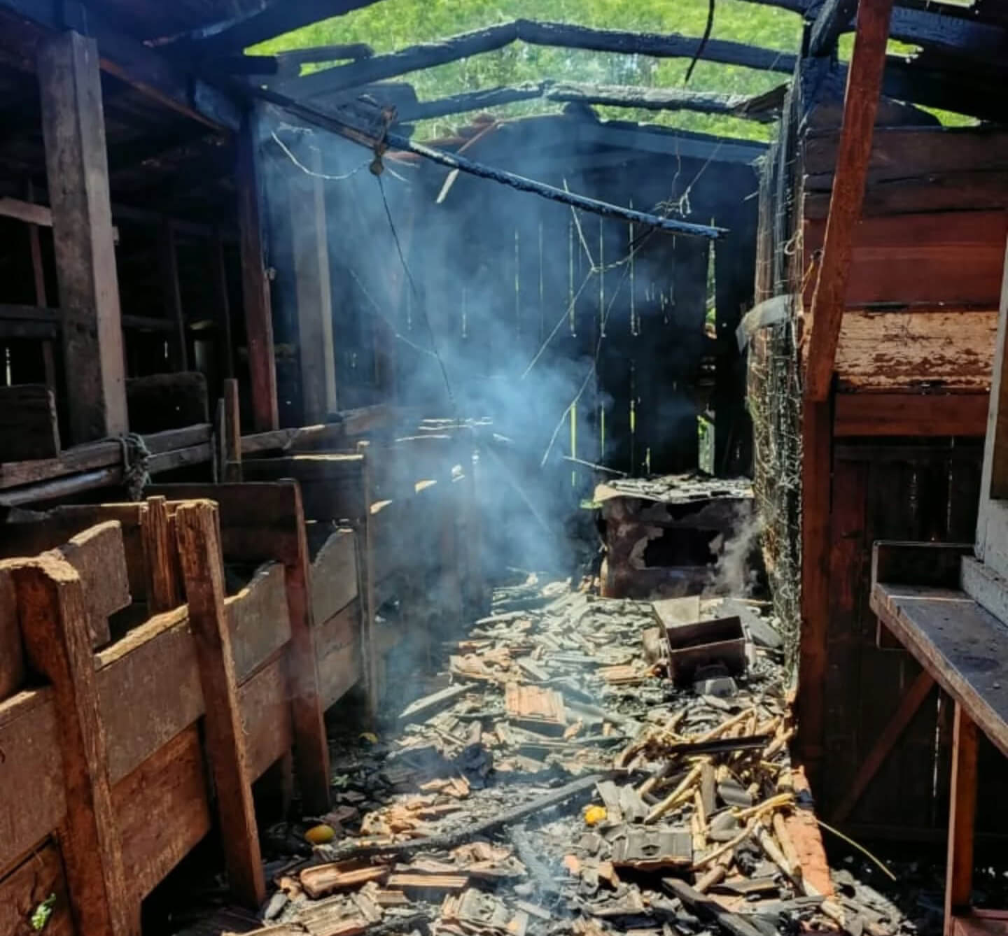 Capa Incêndio atinge galpão no interior de Três Passos