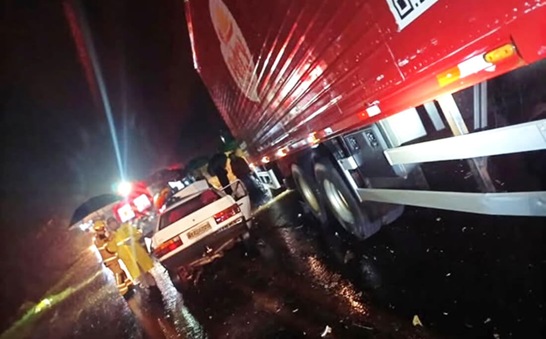Capa Casal morre em acidente grave na BR-392