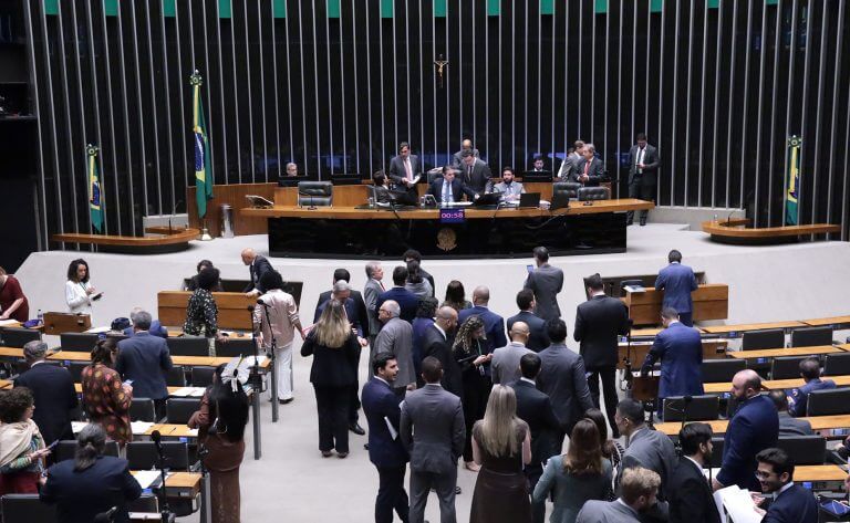 Capa Câmara aprova aumento de penas para crimes sexuais contra crianças e adolescentes
