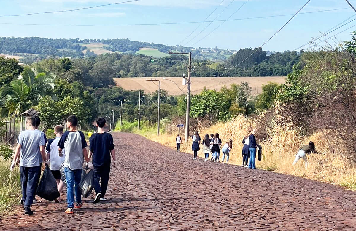 Capa Taquaruçu do Sul realiza ação ambiental com coleta de lixo e pedágio educacional