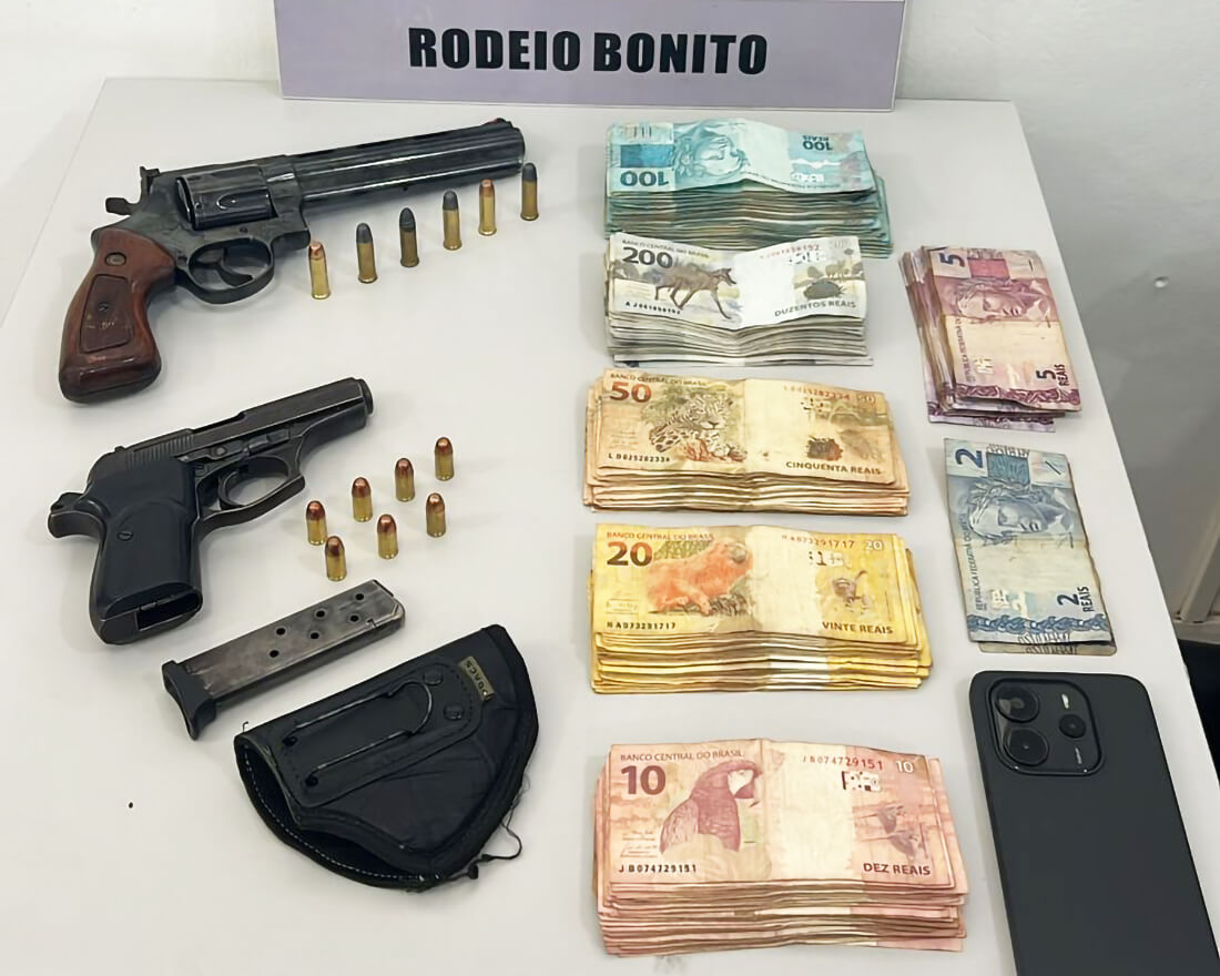Capa Brigada Militar prende homem com armas e dinheiro em Rodeio Bonito