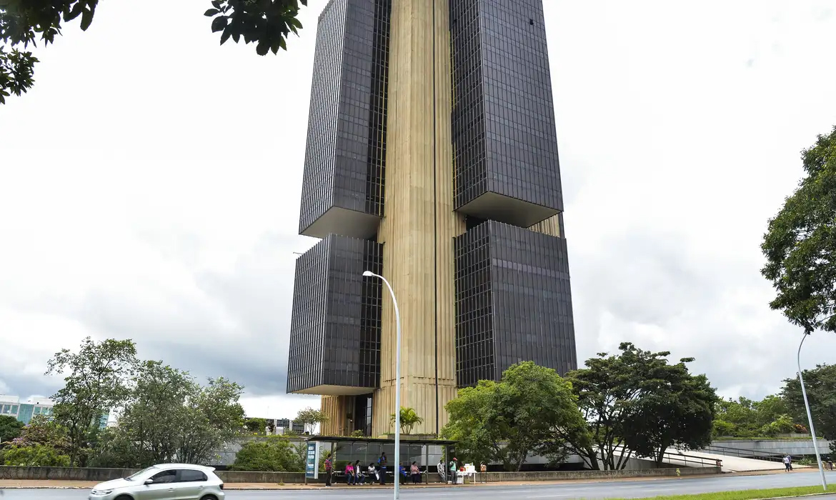 Capa Copom reduz taxa básica de juros de 14,75% para 14,5% ao ano