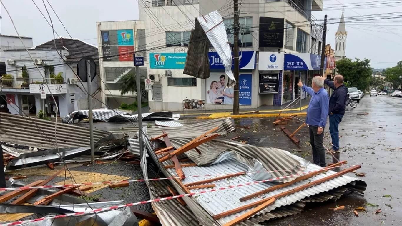 Capa Temporais causaram estragos em cidades do Noroeste gaúcho na tarde deste domingo