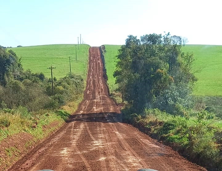 Capa Secretaria de Obras intensifica recuperação de estradas rurais em Palmeira das Missões