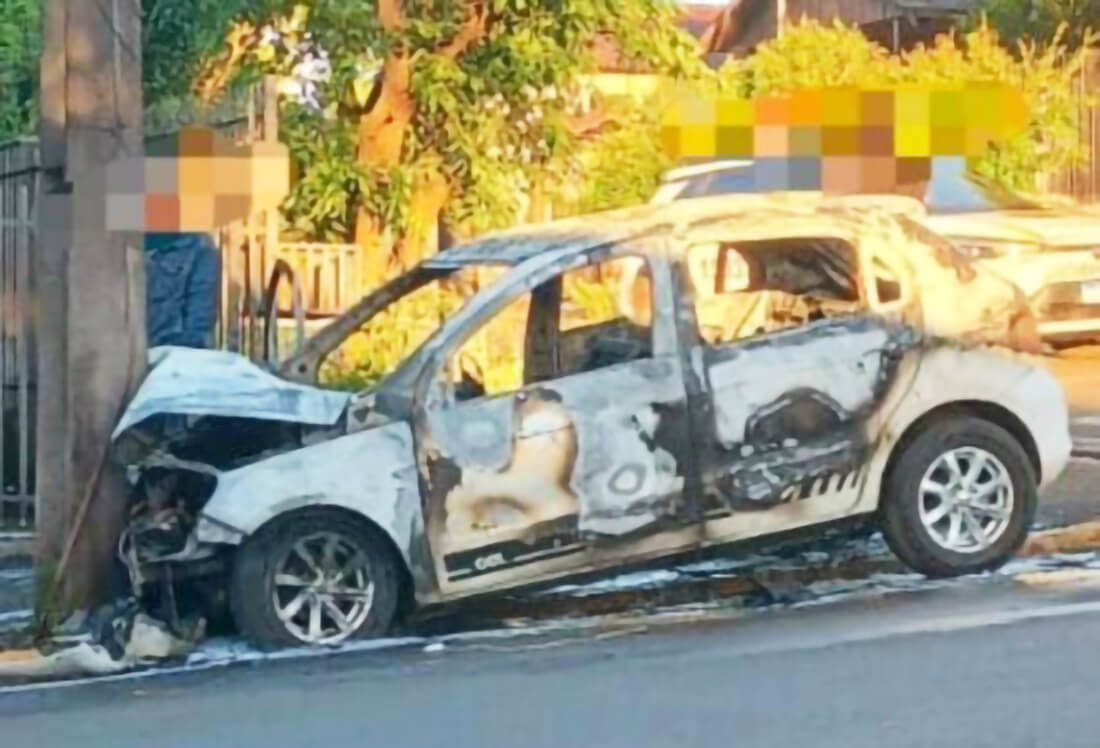 Capa Colisão contra poste causa incêndio em carro em Ijuí