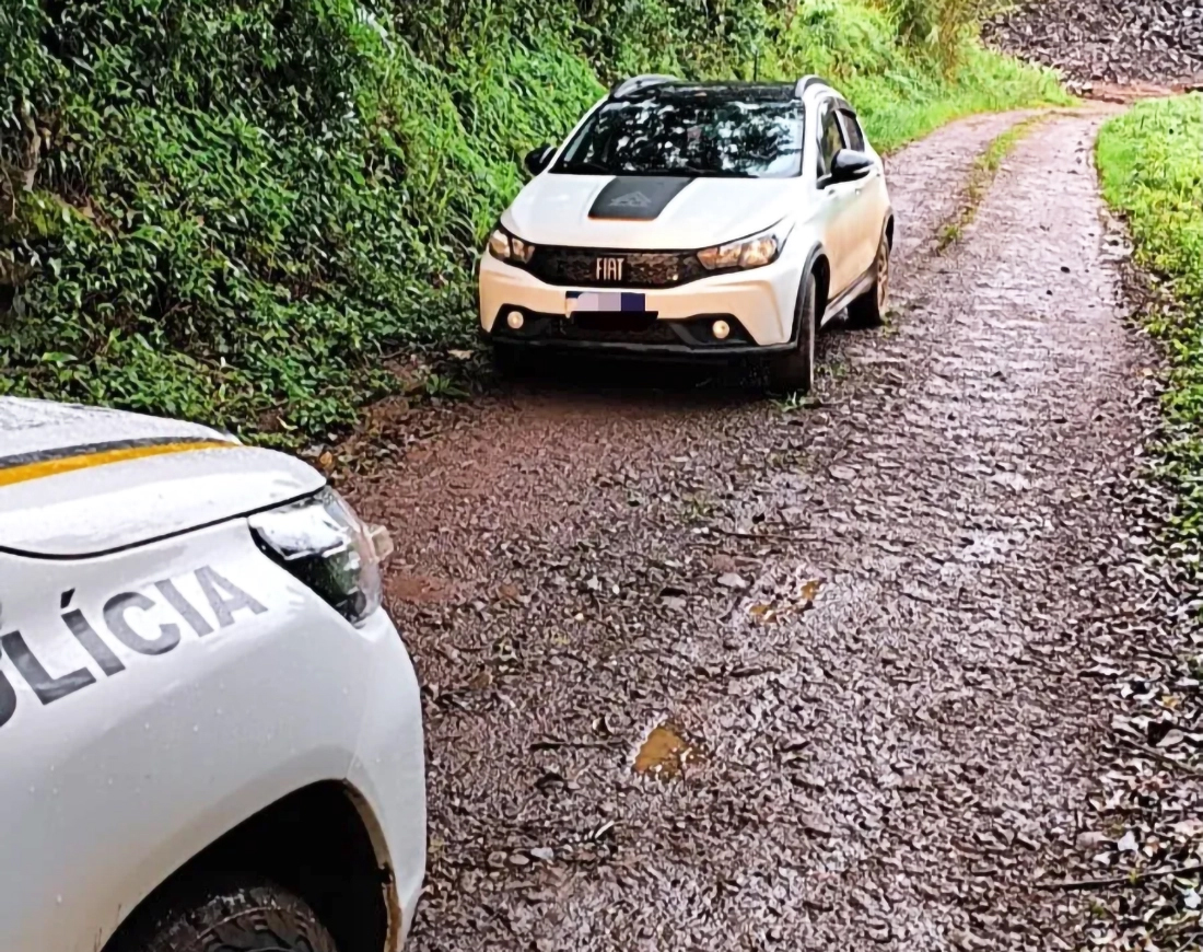 Capa Mulher é feita refém durante roubo de veículo em Engenho Velho