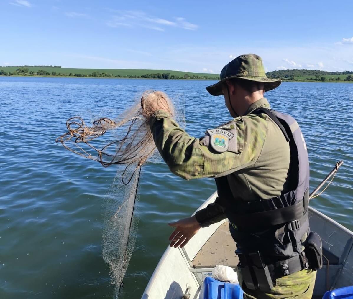 Capa Brigada Militar apreende mais de mil metros de redes de pesca na Operação Piracema