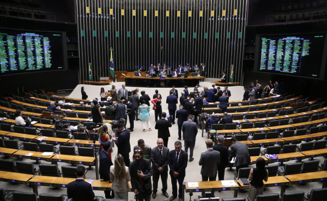 Capa Câmara dos Deputados aprova PEC da Segurança Pública