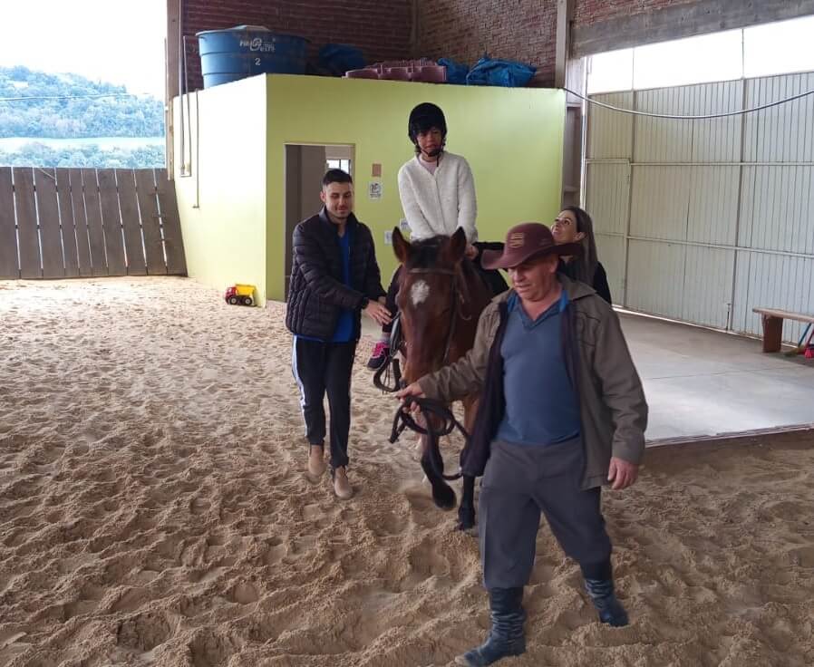 Capa Centro de equoterapia retoma atividades em Liberato Salzano