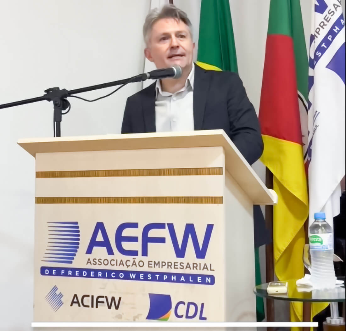Capa Alessandro Dal Piva é empossado como novo presidente da AEFW