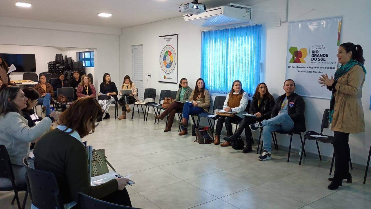 Capa 20ª CRE promove reunião com escolas de Ensino Médio em Tempo Integral