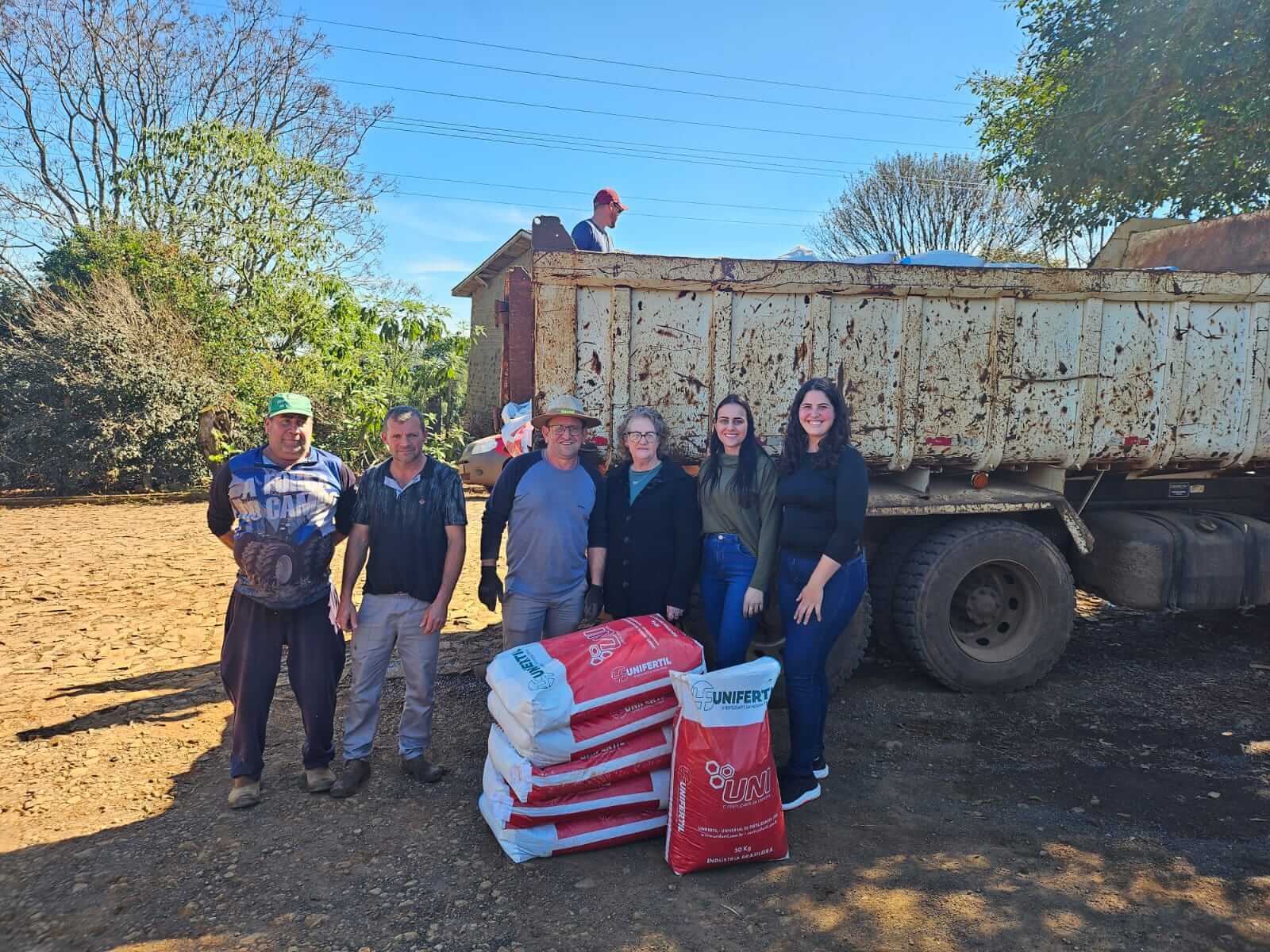 Capa Administração Municipal de Rodeio Bonito realiza a distribuição de fertilizantes