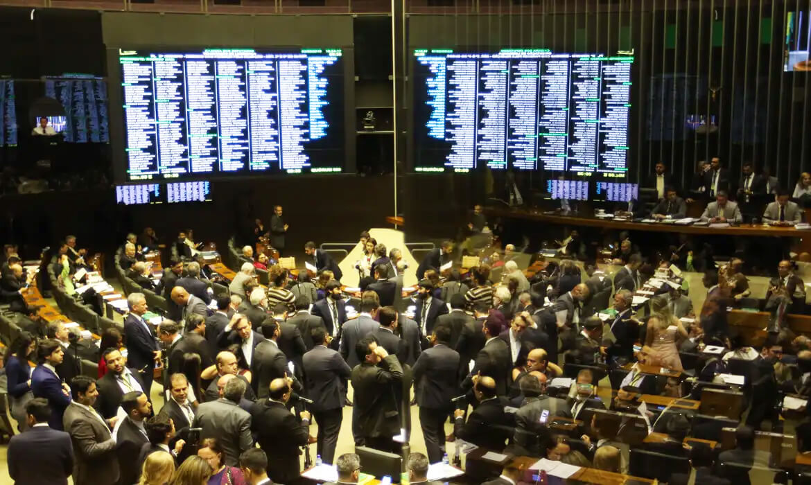 Capa Fundo eleitoral para eleições municipais será de R$ 4,9 bilhões