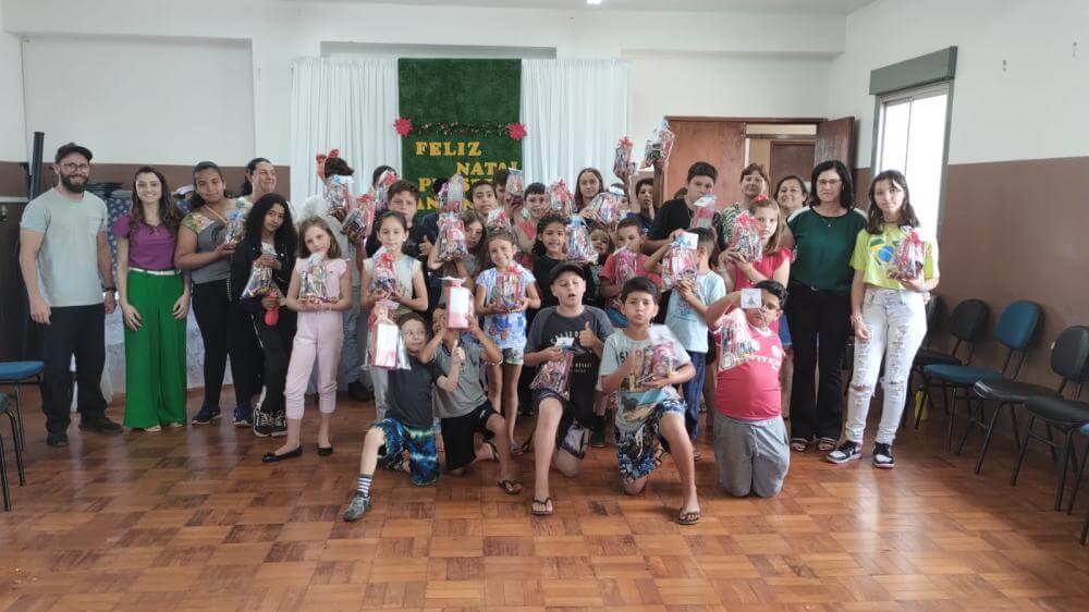 Capa Redentora: Cras realiza confraternização para crianças e adolescentes