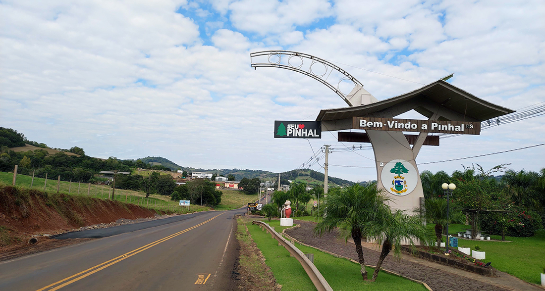 Capa Administração Municipal de Pinhal entrega cerca R$ 2,5 milhões de investimentos em infraestrutura urbana