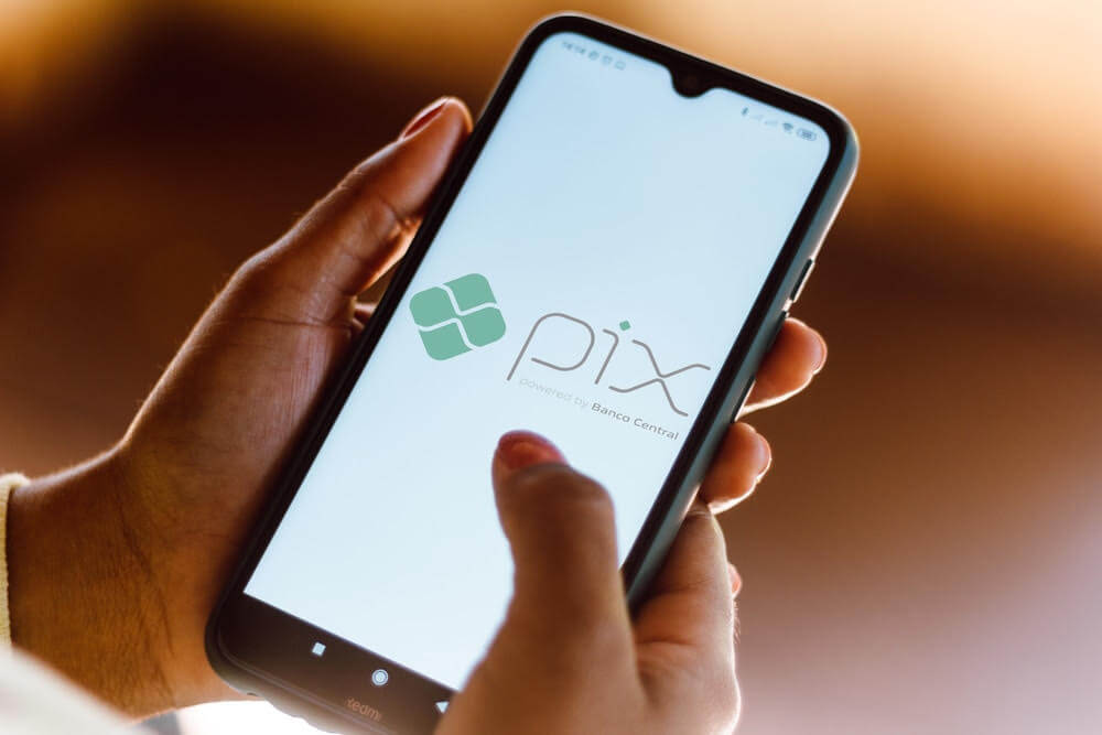 Capa Receita vai monitorar movimentação acima de R$ 5 mil com PIX e cartão de crédito