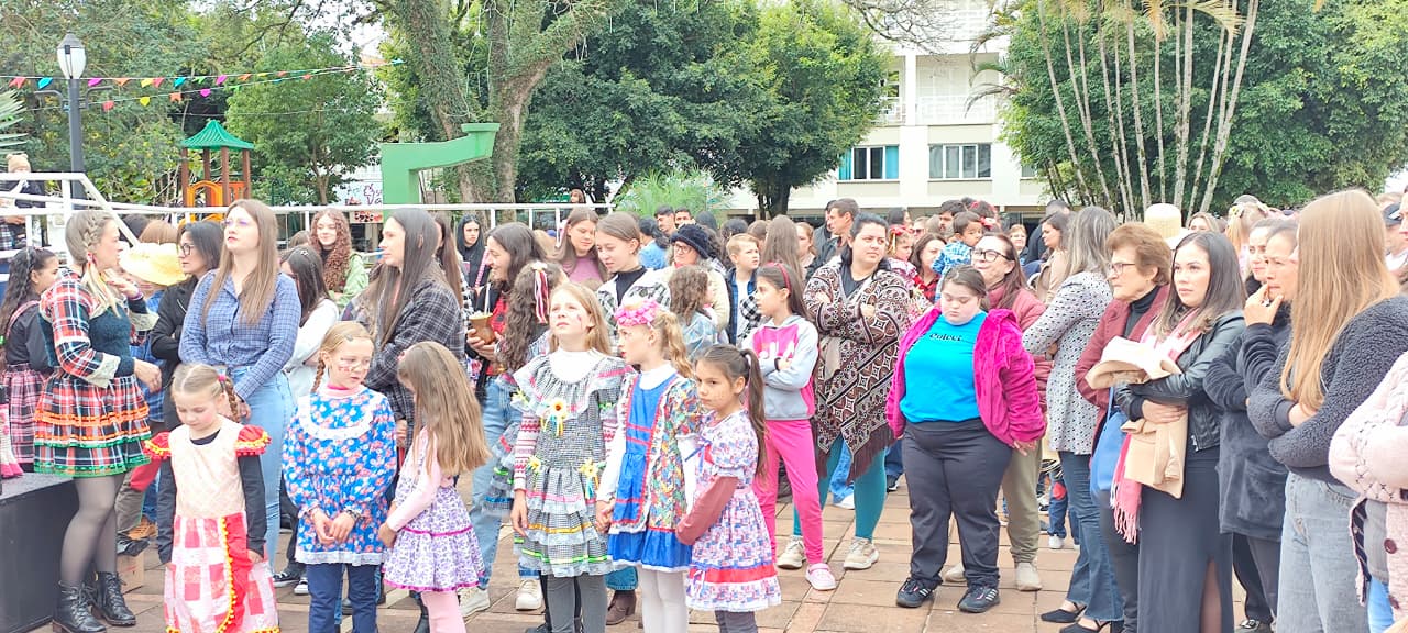 Capa Planalto promove 2º São João na Praça com apresentações de escolas e atrações culturais