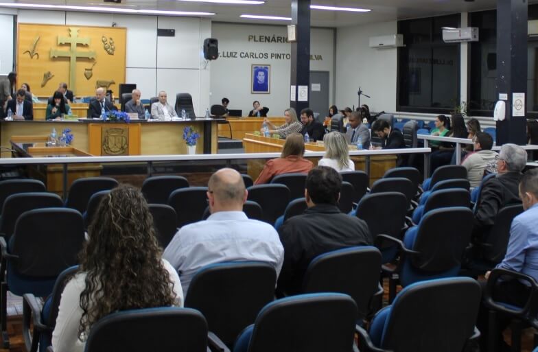 Capa Câmara de Palmeira das Missões homenageia os 90 anos do CREA-RS