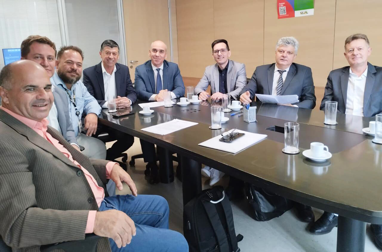 Capa Prefeito eleito de Liberato Salzano viaja a Brasília em busca de recursos para o município