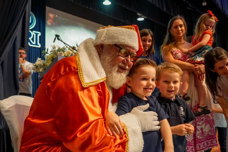 Capa URI em Luz proporciona a magia do Natal