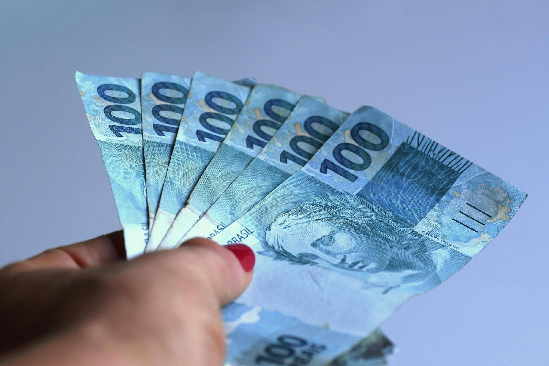 Capa Bolsa Família: Governo atualiza programa com benefício mínimo de R$600