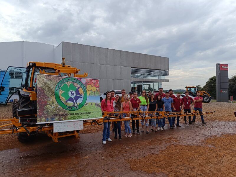Capa Acadêmicos de Agropecuária da URI/FW recebem aula prática sobre defensivos agrícolas