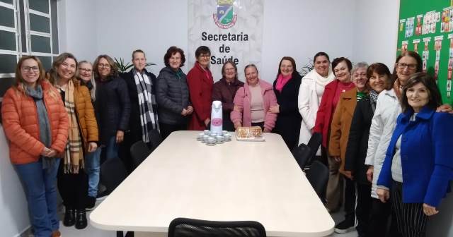 Capa Grupo Lutadoras e Vencedoras de Três Passos aquece corações em encontro na Secretaria da Saúde