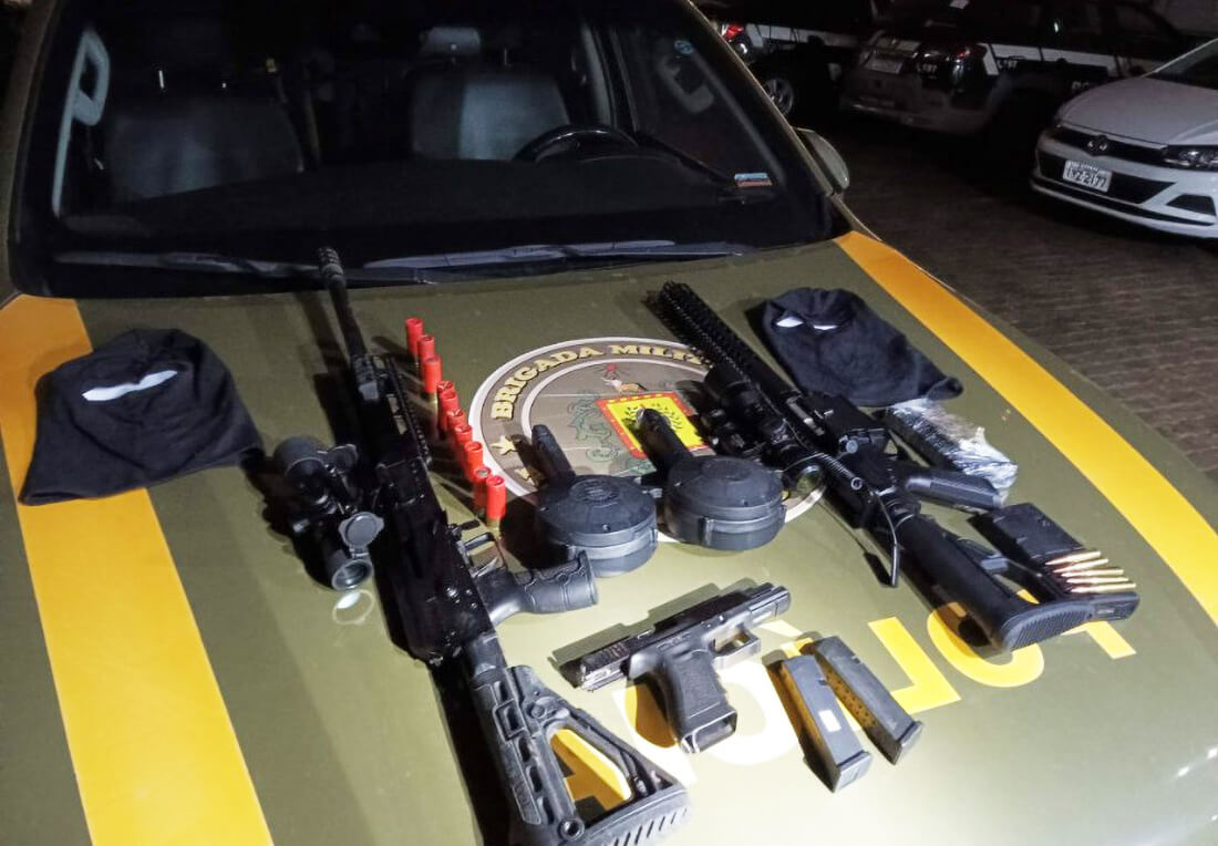Capa 3° BPChoque prende mulher escondendo armamento de guerra em Passo Fundo