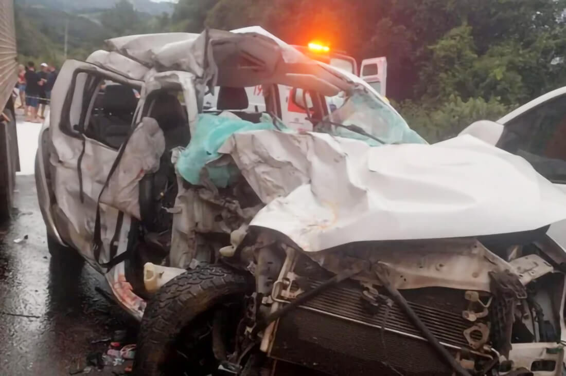 Capa Colisão frontal na BR-282 causa a morte de três moradores de Lagoa Vermelha