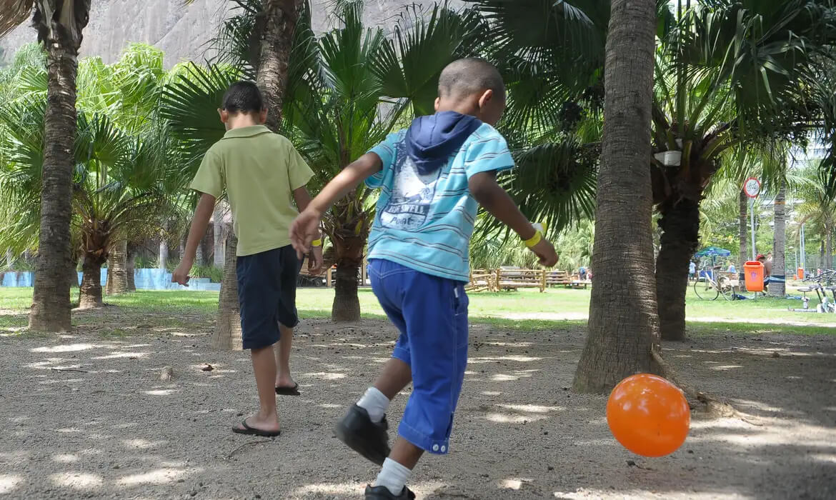 Capa Bullying contra crianças e adolescentes agora é crime no Brasil