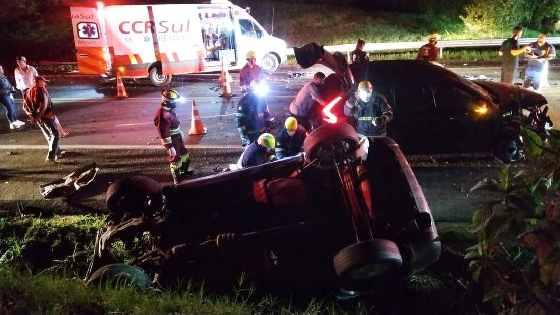 Capa Acidente entre caminhão e dois carros mata 4 pessoas na BR-386, em Marques de Souza