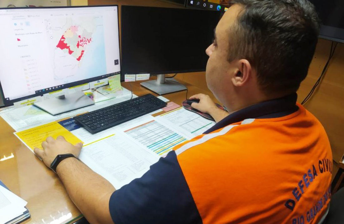 Capa RS monitora riscos de desastres em municípios e articula ações de prevenção