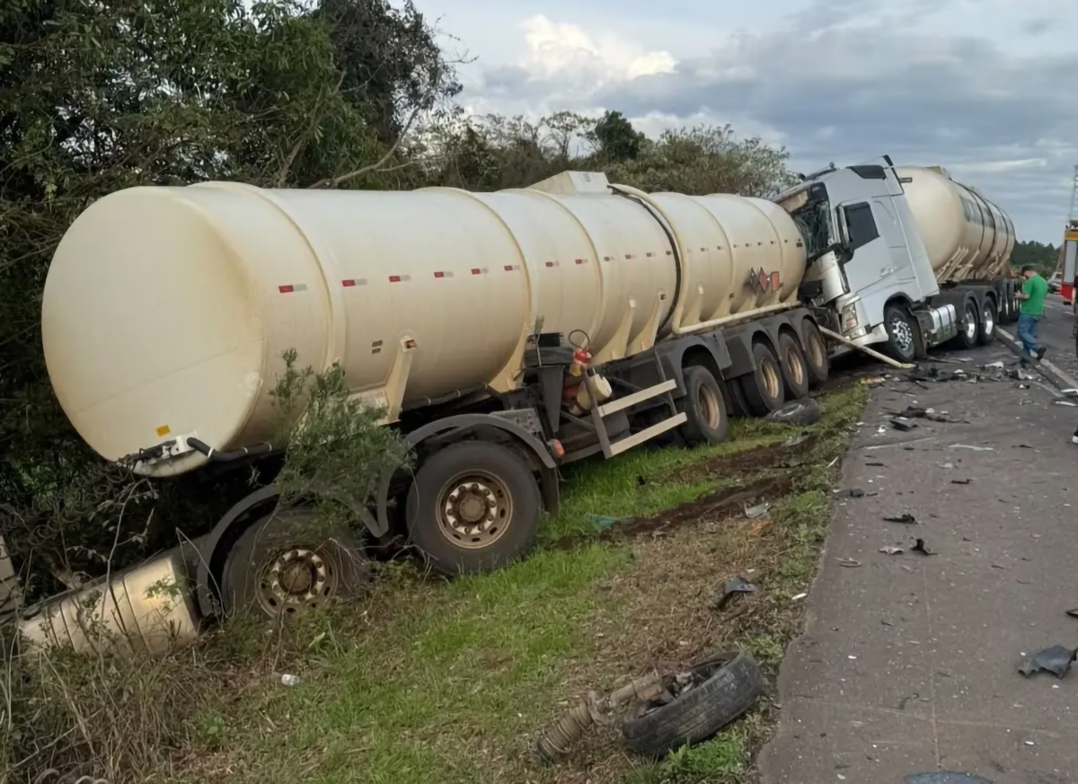 Capa Colisão entre quatro veículos deixa homem gravemente ferido na BR-282, no Oeste catarinense