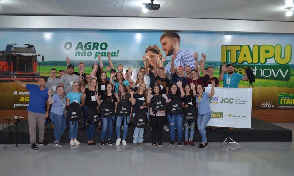 Capa Cooperitaipu aposta na formação de jovens cooperativistas