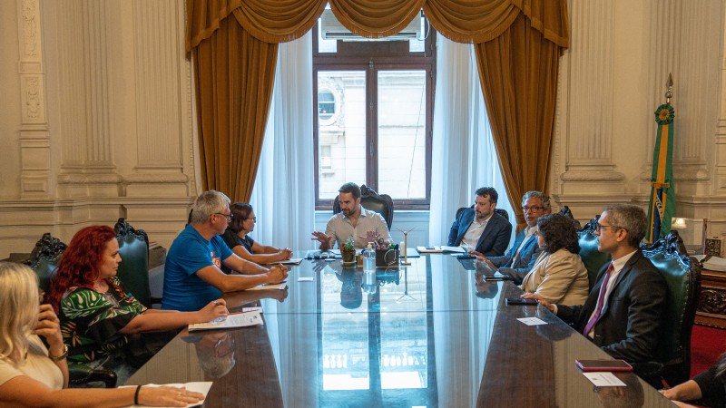 Capa Governo propõe reajuste de 9,45% no piso do magistério
